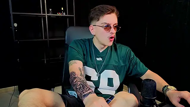 Živý XXX chat FelixStarkk