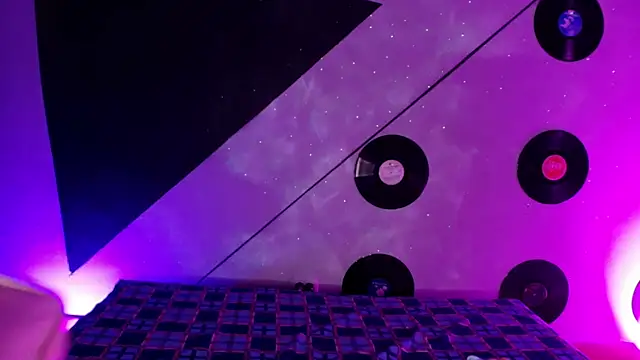 צ'אט XXX בשידור חי של Allissa_Noir