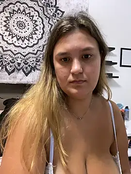 צ'אט XXX בשידור חי של Latinamommy26