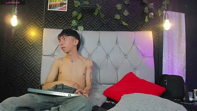 Chat XXX ao vivo de Tommy_Fox