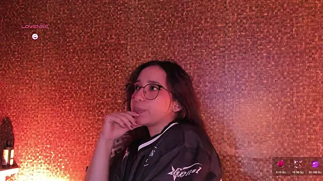 Apartment28's Live XXX Chat