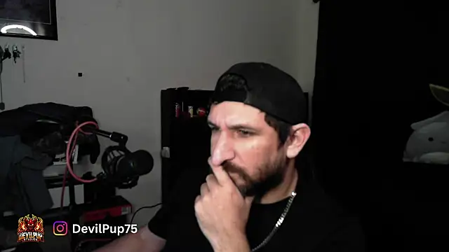 DevilPup75_ Chat XXX in diretta
