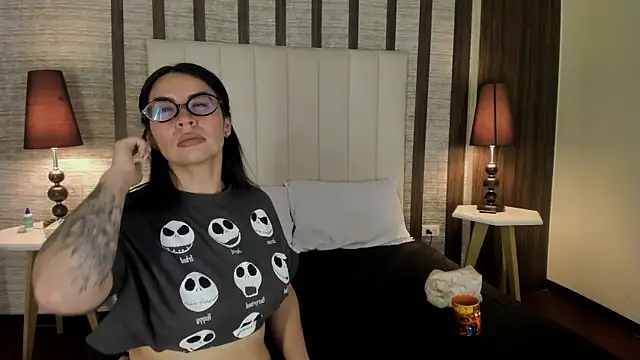 دردشة Hannah_Cross الجنسية المباشرة