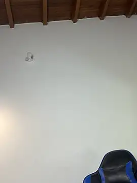Adeline_1 élő XXX-chatje