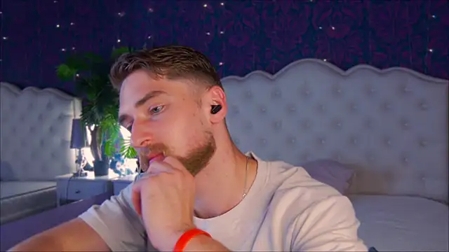 Dexter_Razen Webbikameraesitys