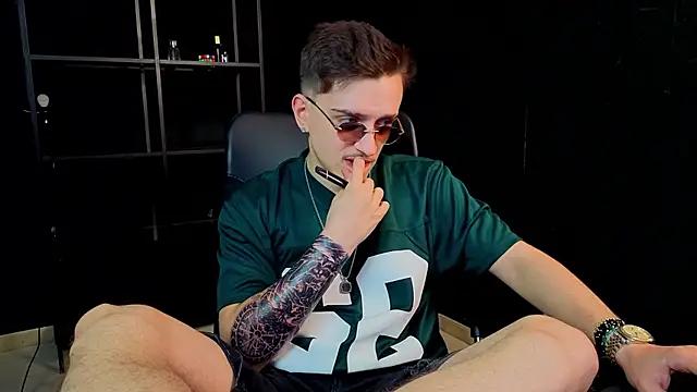 FelixStarkk: απευθείας συνομιλία ΧΧΧ