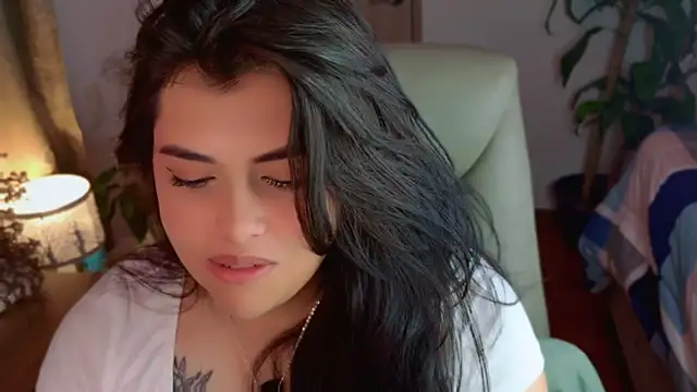 Nannicutee Chat XXX live
