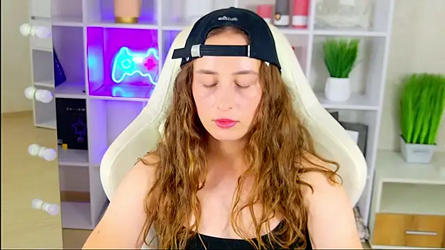 NadinnL Chat XXX in diretta
