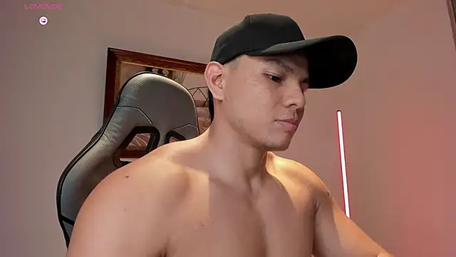 RoyConstance Chat XXX live