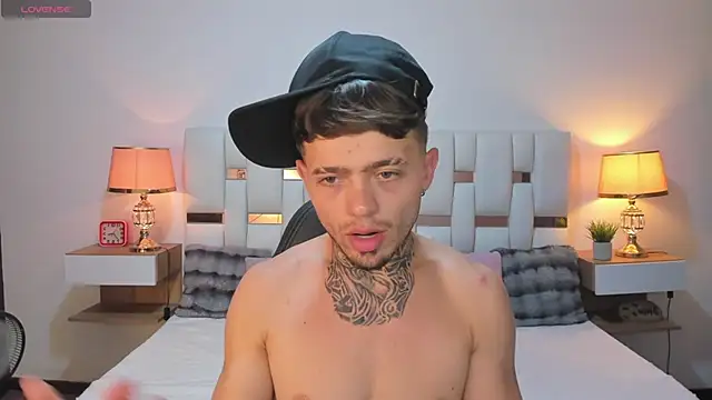 Zeus_damian21's Live XXX Chat