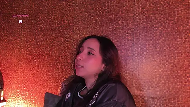 Apartment28's Live XXX Chat
