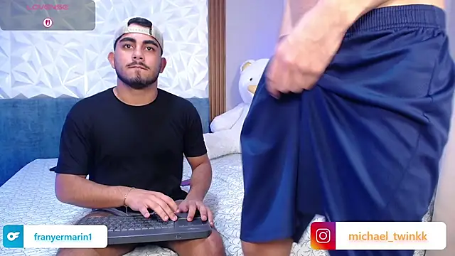 Michael_and_twinkk Live XXX-Chat