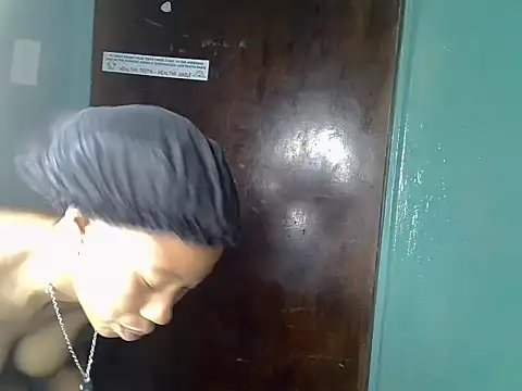 QueenVibe_ লাইভ XXX চ্যাট