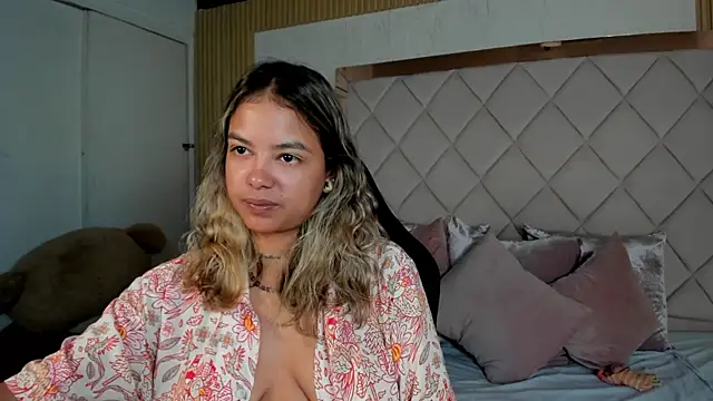 dulce_lyraa1's Live XXX Chat