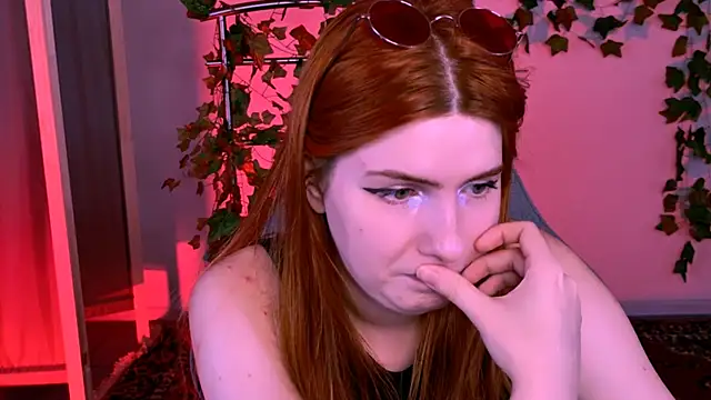 AliceCUNTach's Live XXX Chat