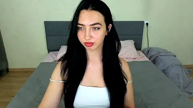 WildKittenX_ Adlı Modelin Canlı XXX Sohbeti