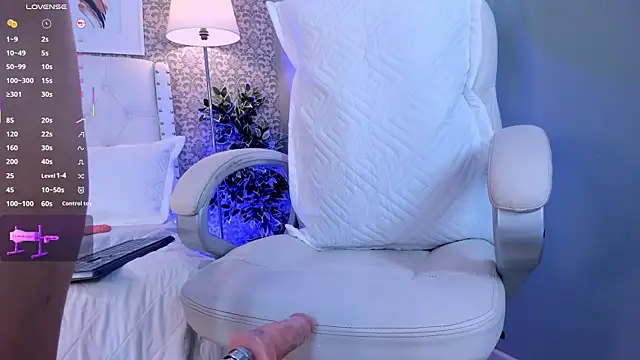 ana_white_ob's Live XXX Chat