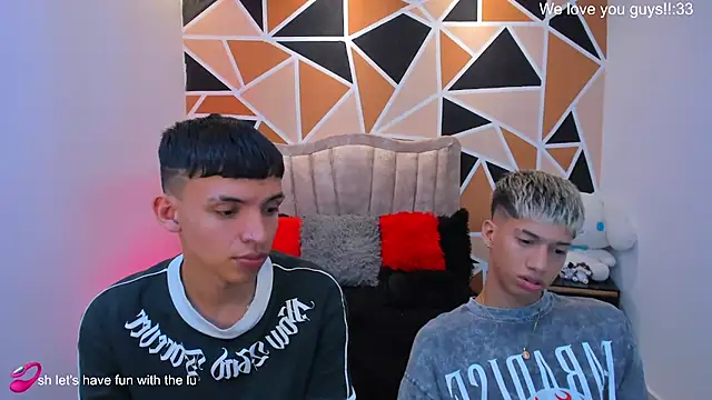 Онлайн чат XXX Juan_Nd_Steven