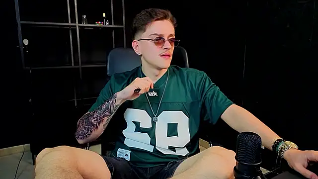 FelixStarkk live XXX chat