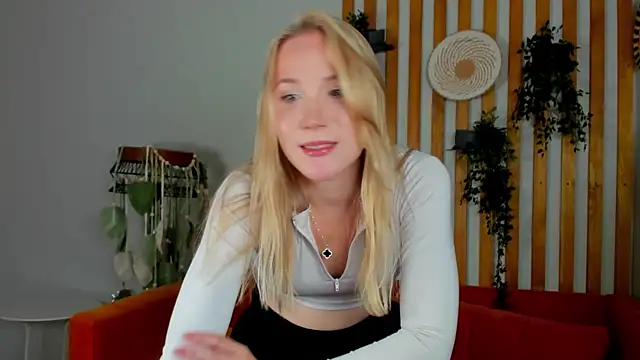 ElaraVoltage Live XXX-Chat