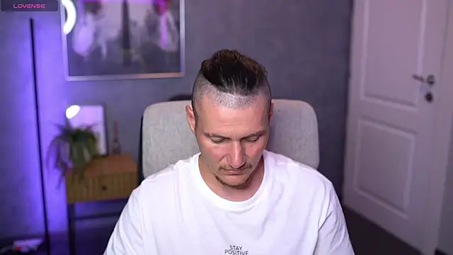 Živý XXX chat Alex_Wilde