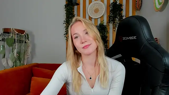 Chat +18 de ElaraVoltage ao vivo