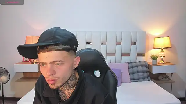 Chat XXX en directo de Zeus_damian21