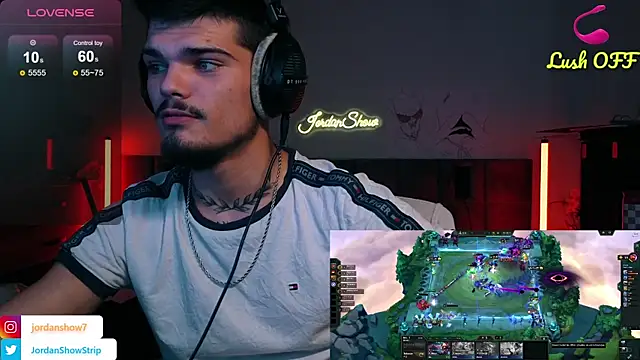 Онлайн чат XXX JordanShow