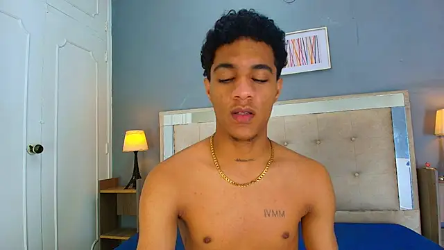 Chat +18 de _Thiago12 ao vivo