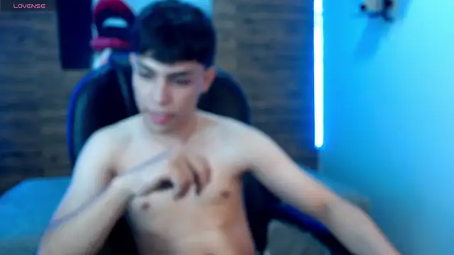 Chat +18 de ivan_cooper ao vivo