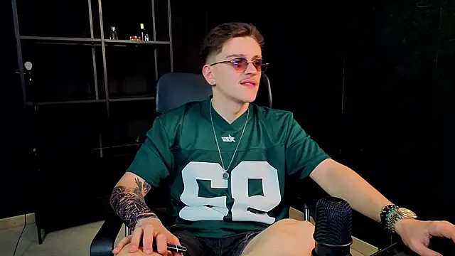 FelixStarkk Chat XXX live