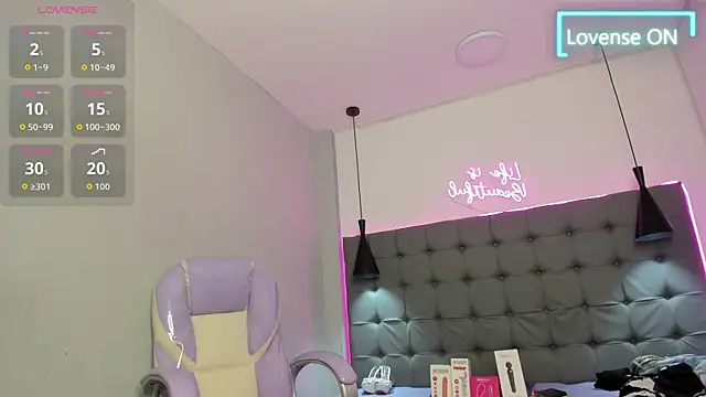 scarletcherry18 Adlı Modelin Canlı XXX Sohbeti