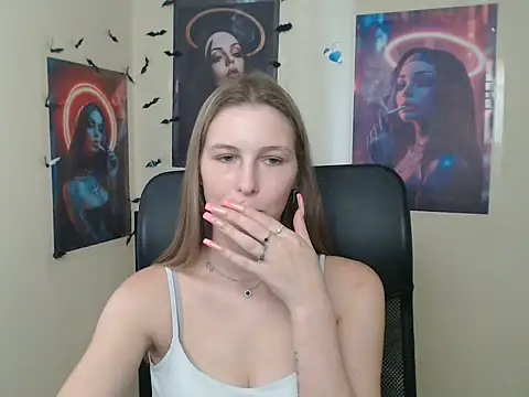 StrangerGi – Live XXX-chat