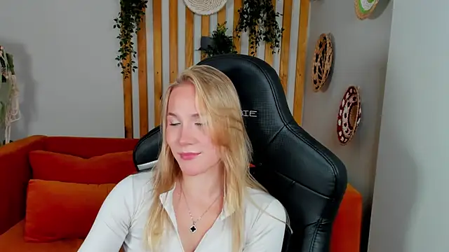 ElaraVoltage Live XXX-Chat
