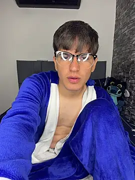 Chat +18 de Naim_TheKing ao vivo