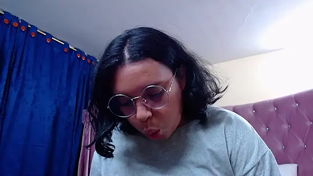 XXX chat uživo modela Emmaa_Lexx