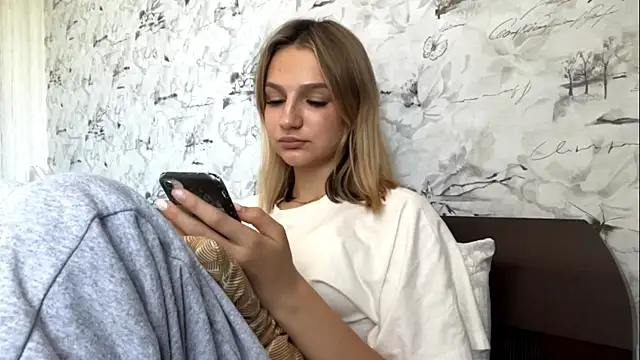 ManiacProffer live XXX chat
