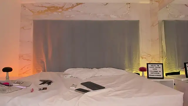EmmaJhoons Adlı Modelin Canlı XXX Sohbeti