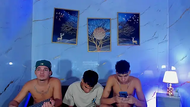 BOYS_IN_THE_EMPIRE's Live XXX Chat