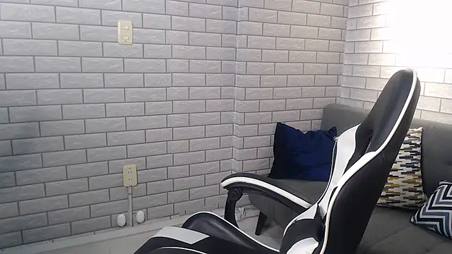 Nicola_hard – Live XXX-chat
