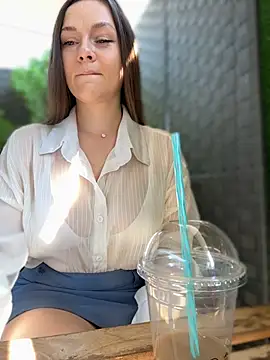 CrazyTori Adlı Modelin Canlı XXX Sohbeti