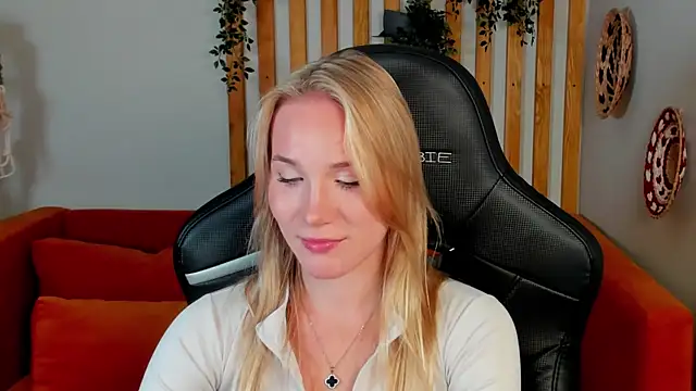 ElaraVoltage Live XXX-Chat