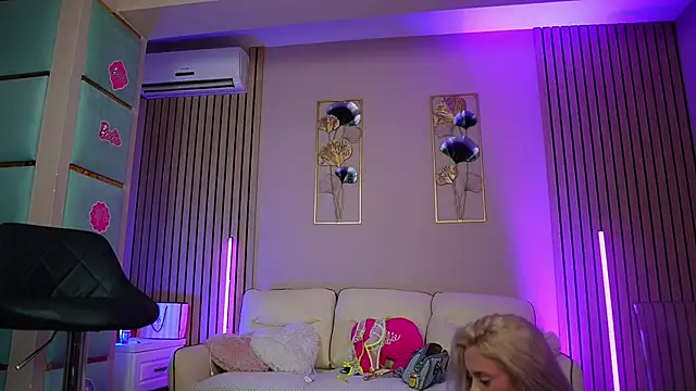 دردشة SabrinaJade الجنسية المباشرة