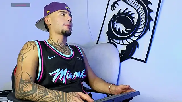 Chat XXX en directo de imAdamhot