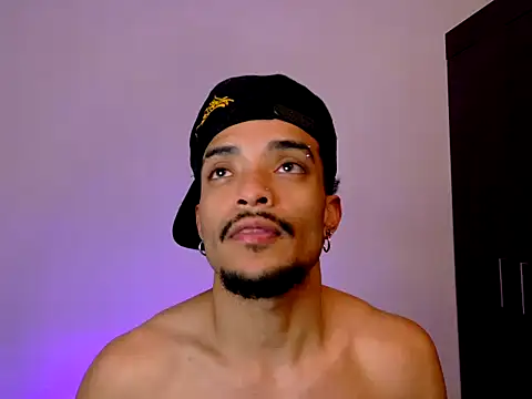 eross_chipre_'s Live XXX Chat
