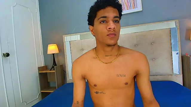 Chat +18 de _Thiago12 ao vivo