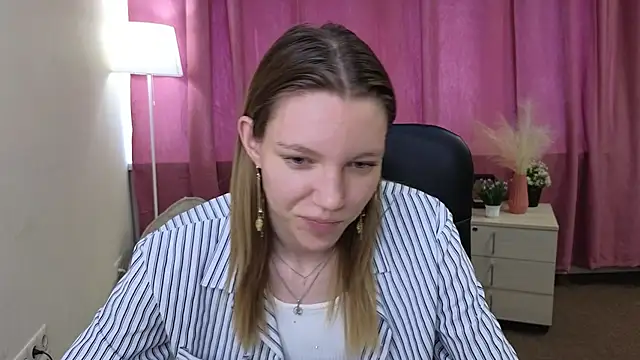 Chatroom XXX en direct de ElainaMoras