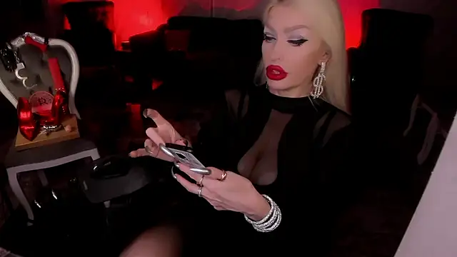 FinDomGod Chat XXX live