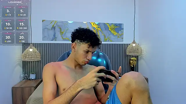 צ'אט XXX בשידור חי של JDWhite18