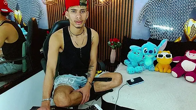 Skinny_cute_Alyer Adlı Modelin Canlı XXX Sohbeti